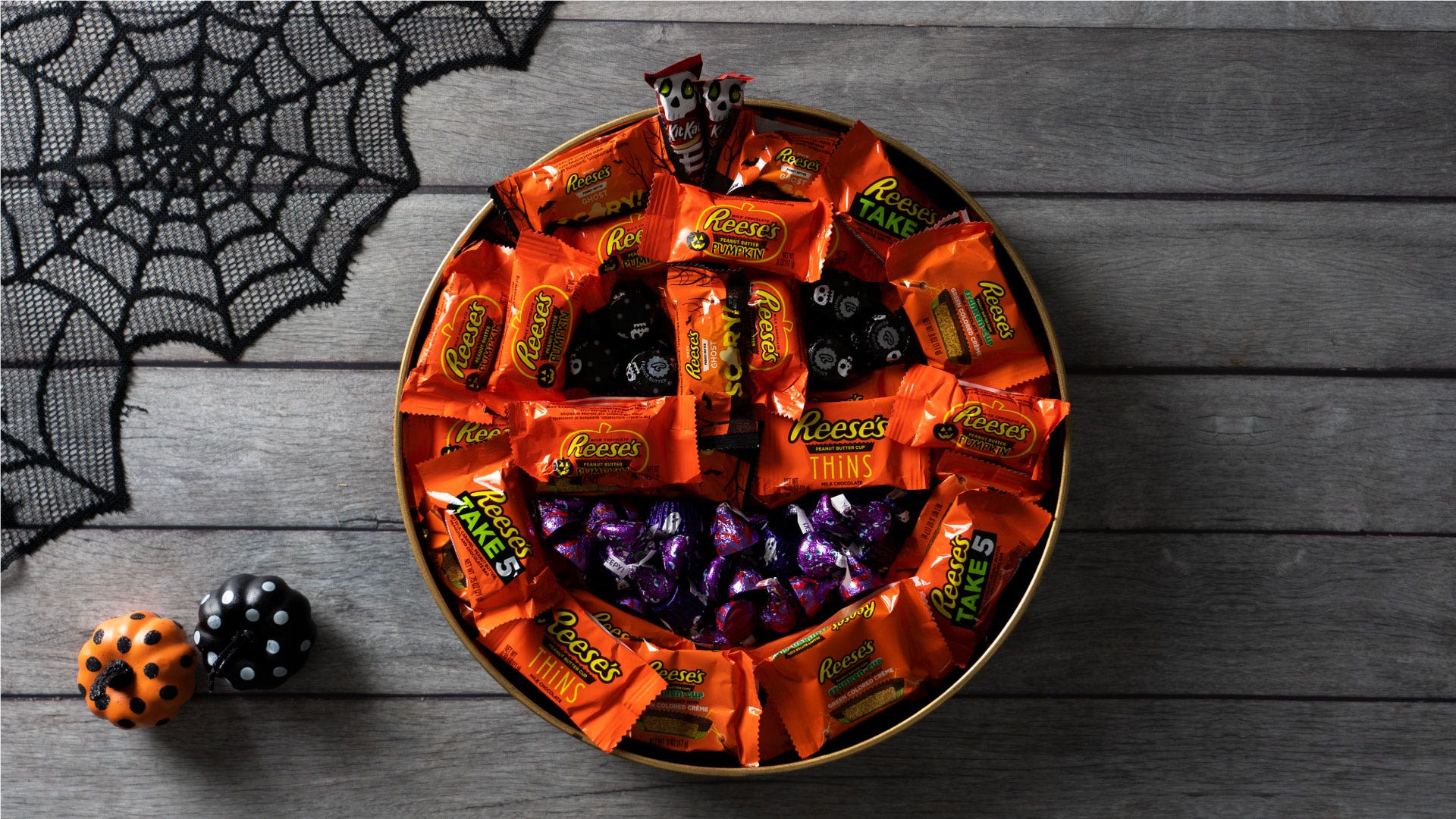 halloween candy trays