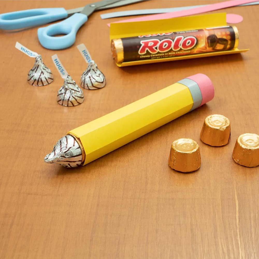 table full of equipment and supplise for the rolo pencil teacher craft