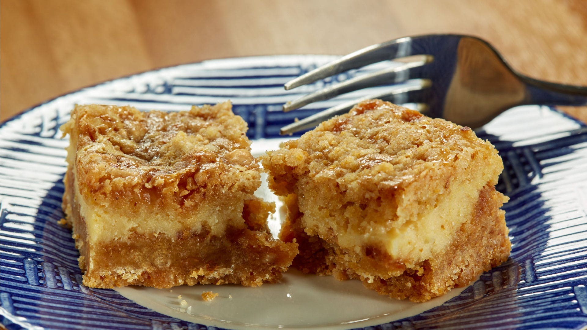 butter toffee cheesecake bars