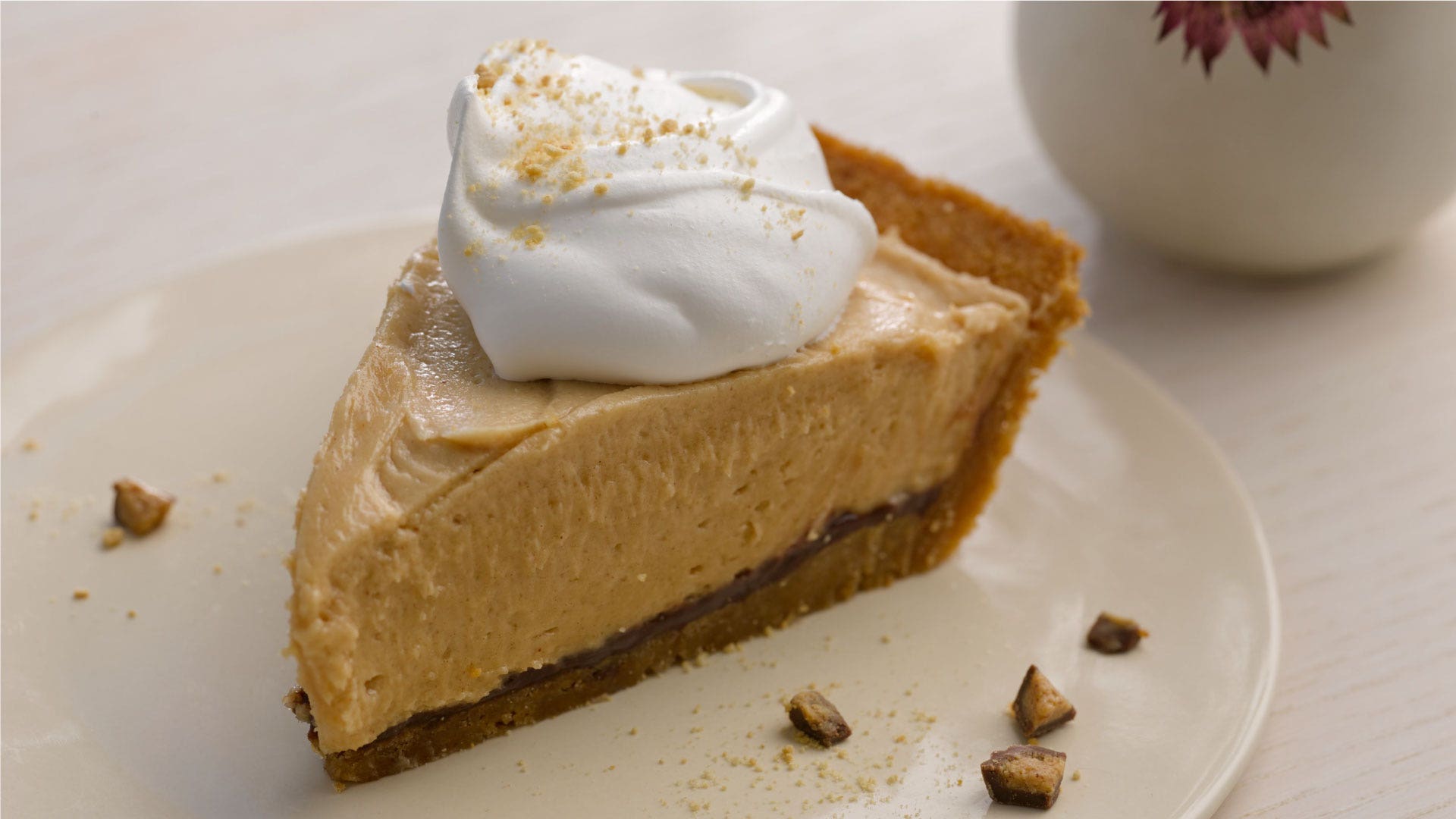 Image of REESE'S Peanut Butter & HERSHEY'S KISSES Candy Pie
