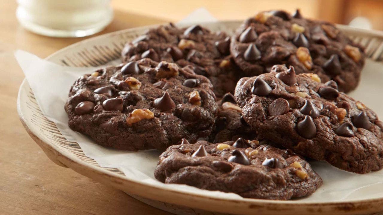 hersheys doubly chocolate cookies recipe feature